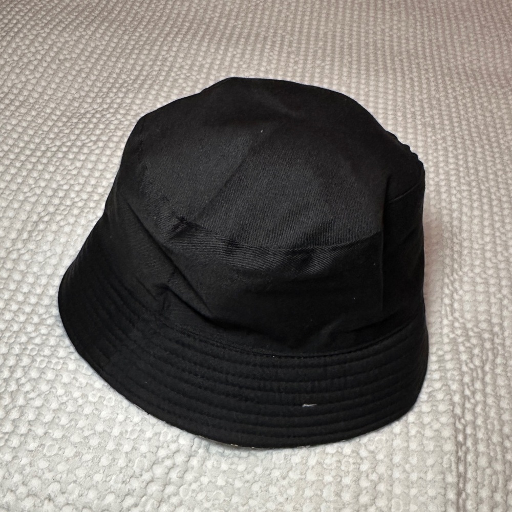 Bucket Hat Reversible Black and Cheetah